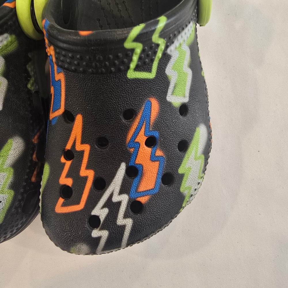 Crocs‎ Kids Classic Clog Lightning Bolt Black Lime Green Size C7 - Picture 3 of 15